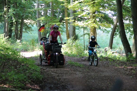 Global Mobile Family - Same same but different 1